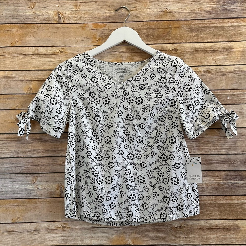 Harper Canyon White Black Floral Woven Short Sleeve Top Size Large 10/12 NWT